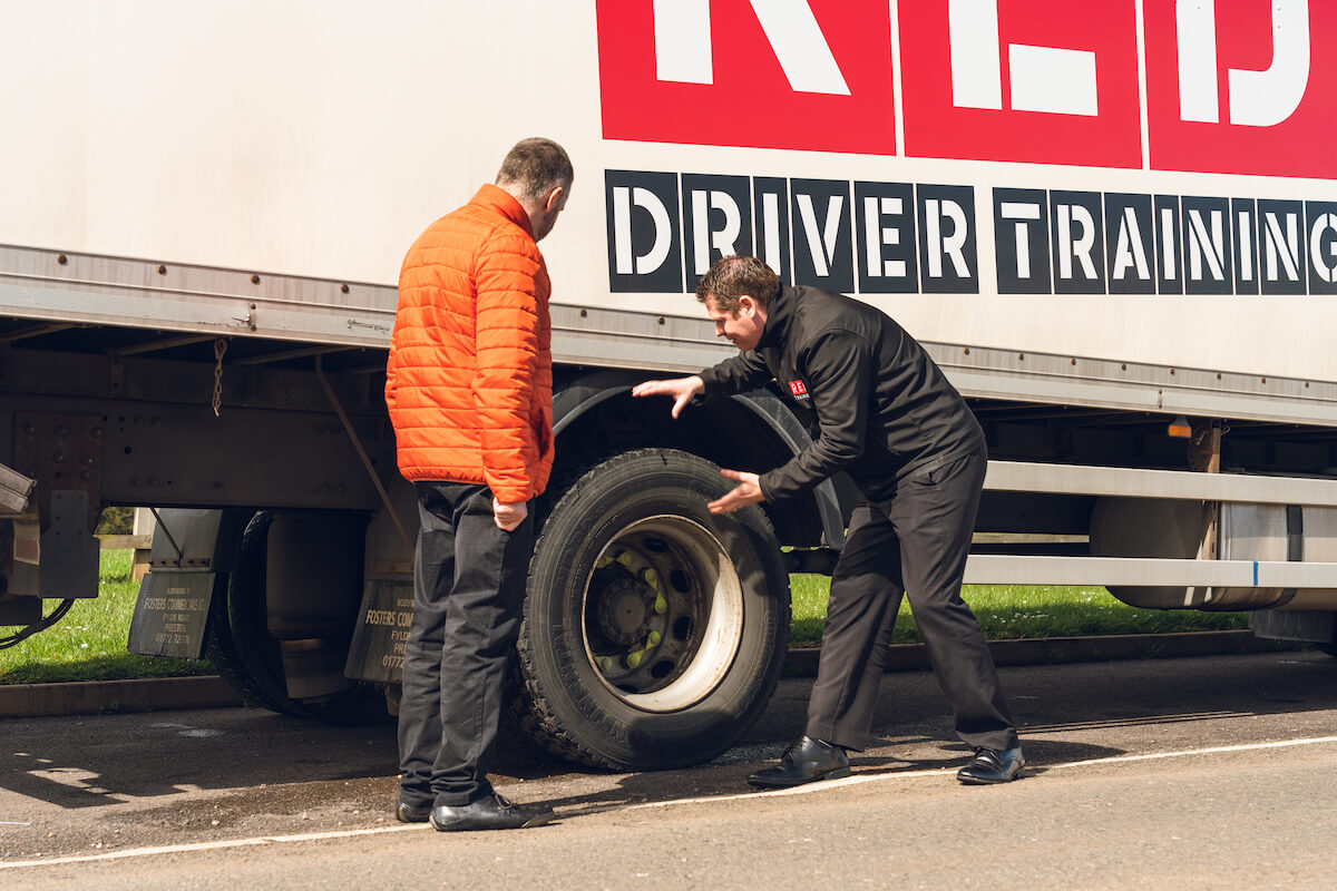 how-much-do-hgv-drivers-earn-red-driving-school